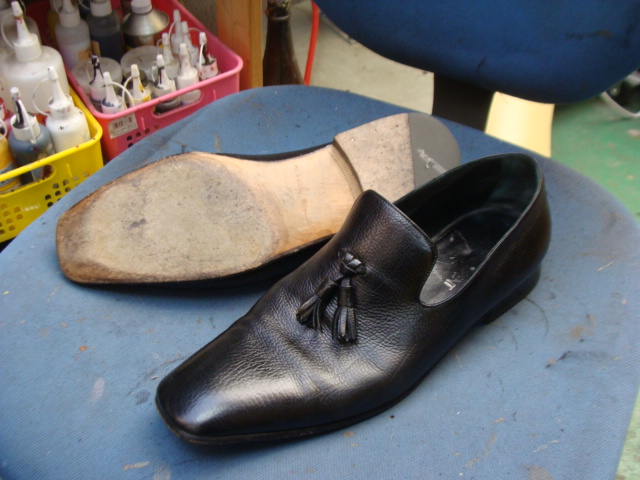 オールソール修理12500円+消費税　　YSL イヴ・サンローラン紳士革靴　YvesSaintLaurentのサムネイル