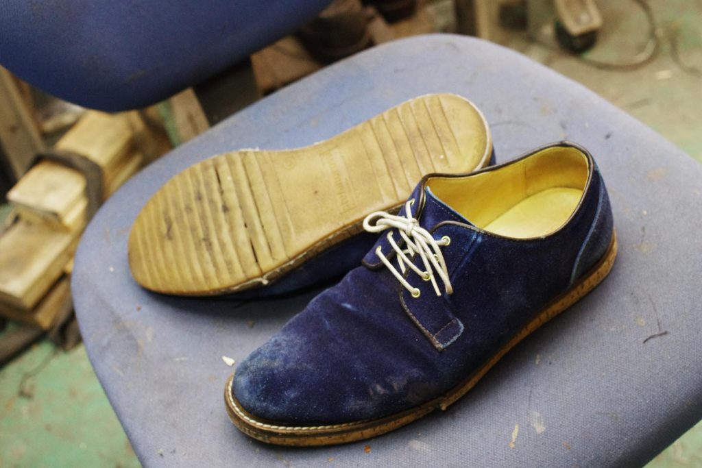 愛知県　T様　カジュアル紳士靴　オールソール修理　ソール割れのサムネイル