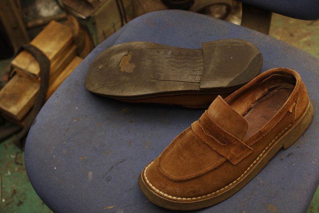 広島県　Y様　CAMPER　カンペール紳士革靴　オールソール修理のサムネイル