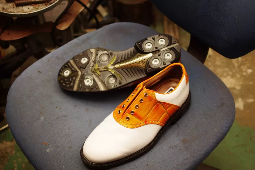 FootJoy　フットジョイアイコンモデル　スパイクレス化オールソール修理　マッケイ縫い　Vibram#419C