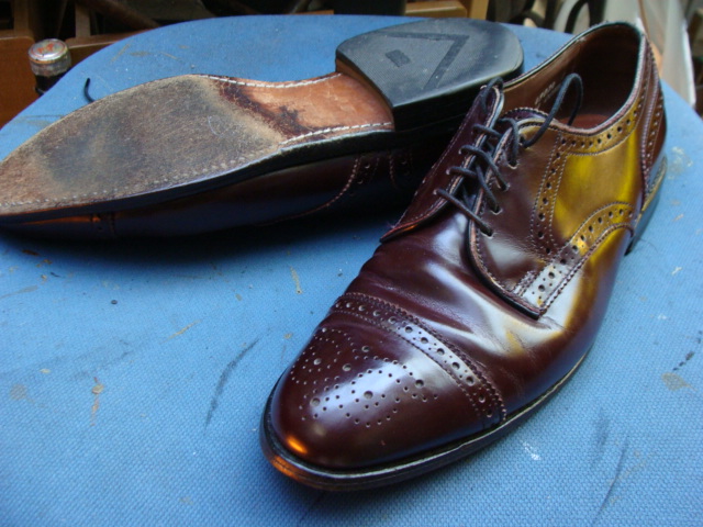 革ソールタイプの紳士靴　かかとゴム交換のサムネイル