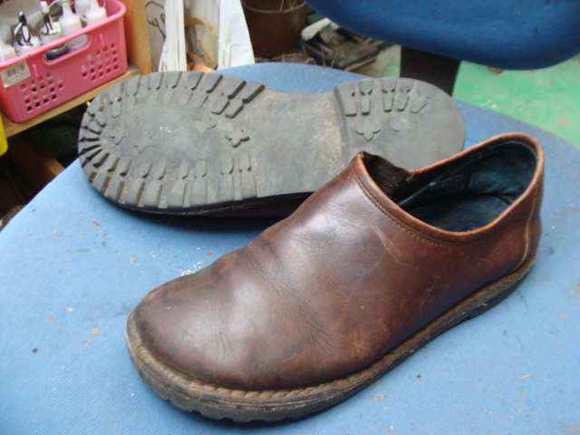 紳士スリッポンタイプの靴　オールソール修理　のサムネイル