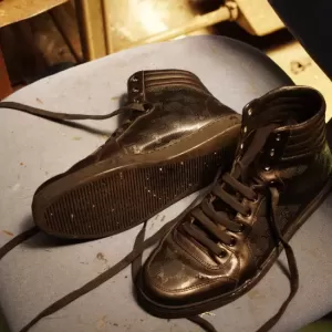 岐阜県 T様 GUCCI（グッチ）スニーカー オールソール交換修理／カップソール→EVAスポンジ＋Vibram1030／側面本革処理のサムネイル